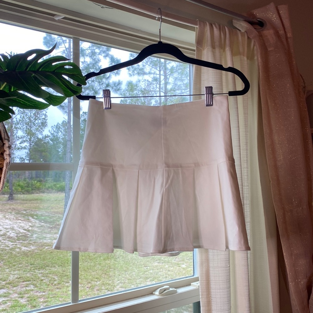 White Tennis Skirt. (kinda short)
